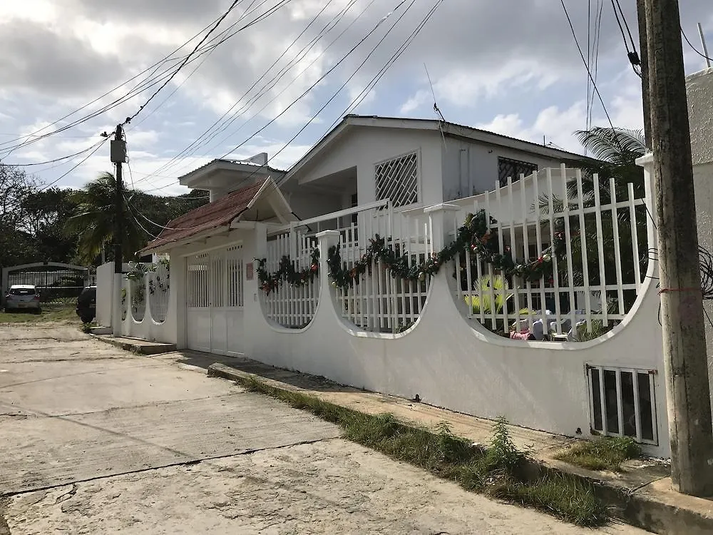Posada Vasquez Oviedo Сан-Андрес Мини-отель